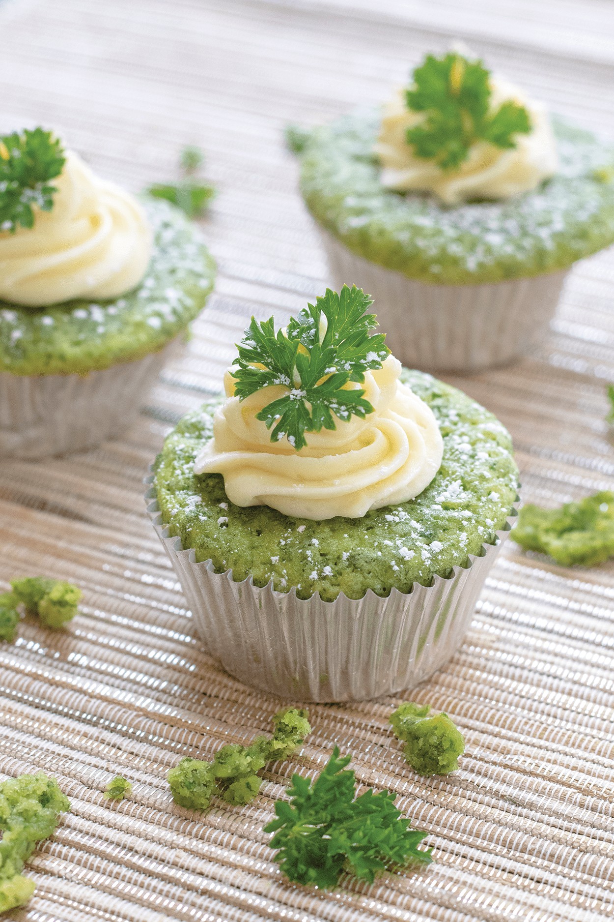 zucchini cake with tomato and parsley on a blue... - Stock Photo [76068869]  - PIXTA